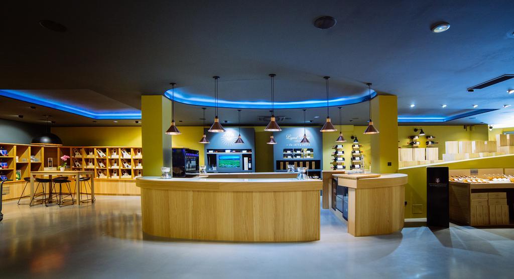 奥斯比达雷城堡酒店 纳博讷 外观 照片